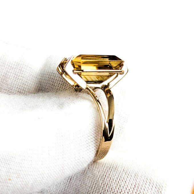 bague moderniste, or 18K et citrine