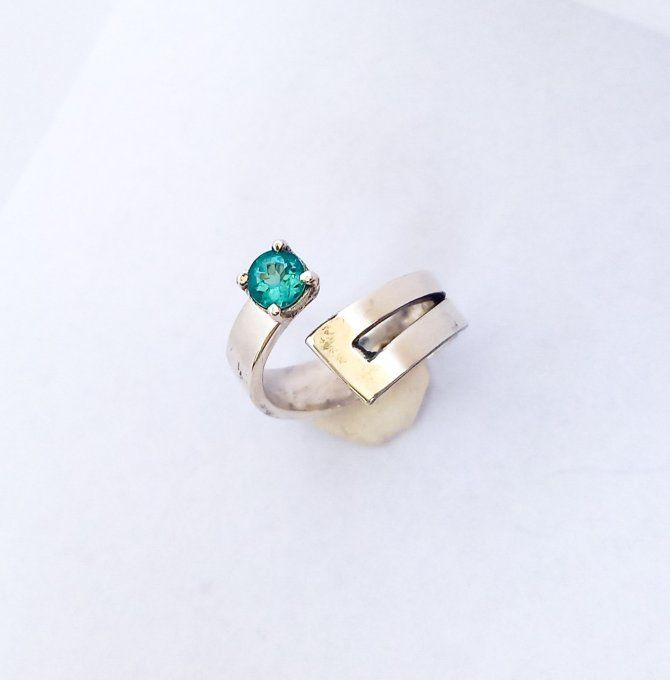 ajustable et apatite bleu néon